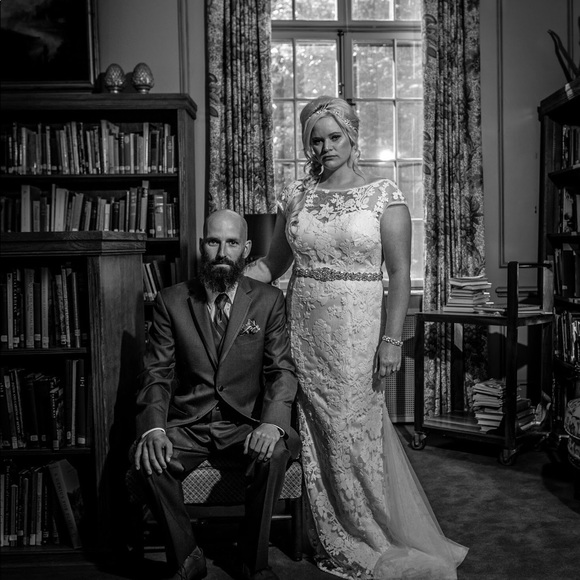 Meet your Posher, Dawn - Picture 1 of 7